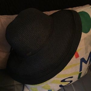 Classy crushable and packable black sunhat